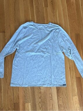 Gray Long Sleeve Tee Adar universal